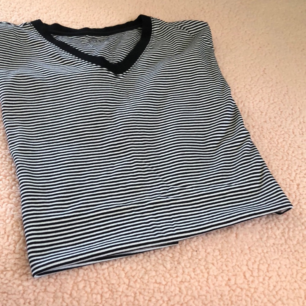 Harbor Bay v neck shirt brand new